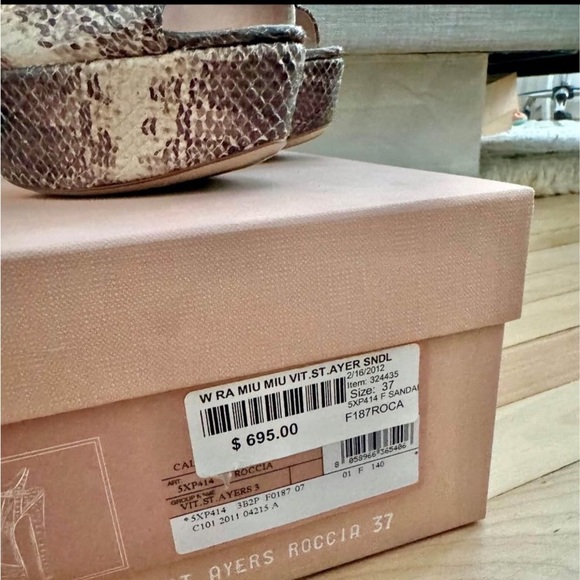 Miu Miu
Beige & Grey Embossed Leather Platform Heel - Picture 8 of 13